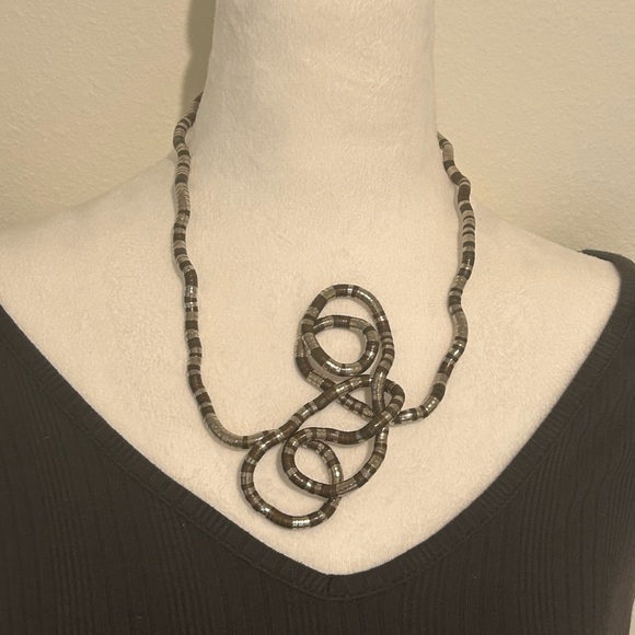 Multi-metal bendable statement piece - Picture 3 of 9